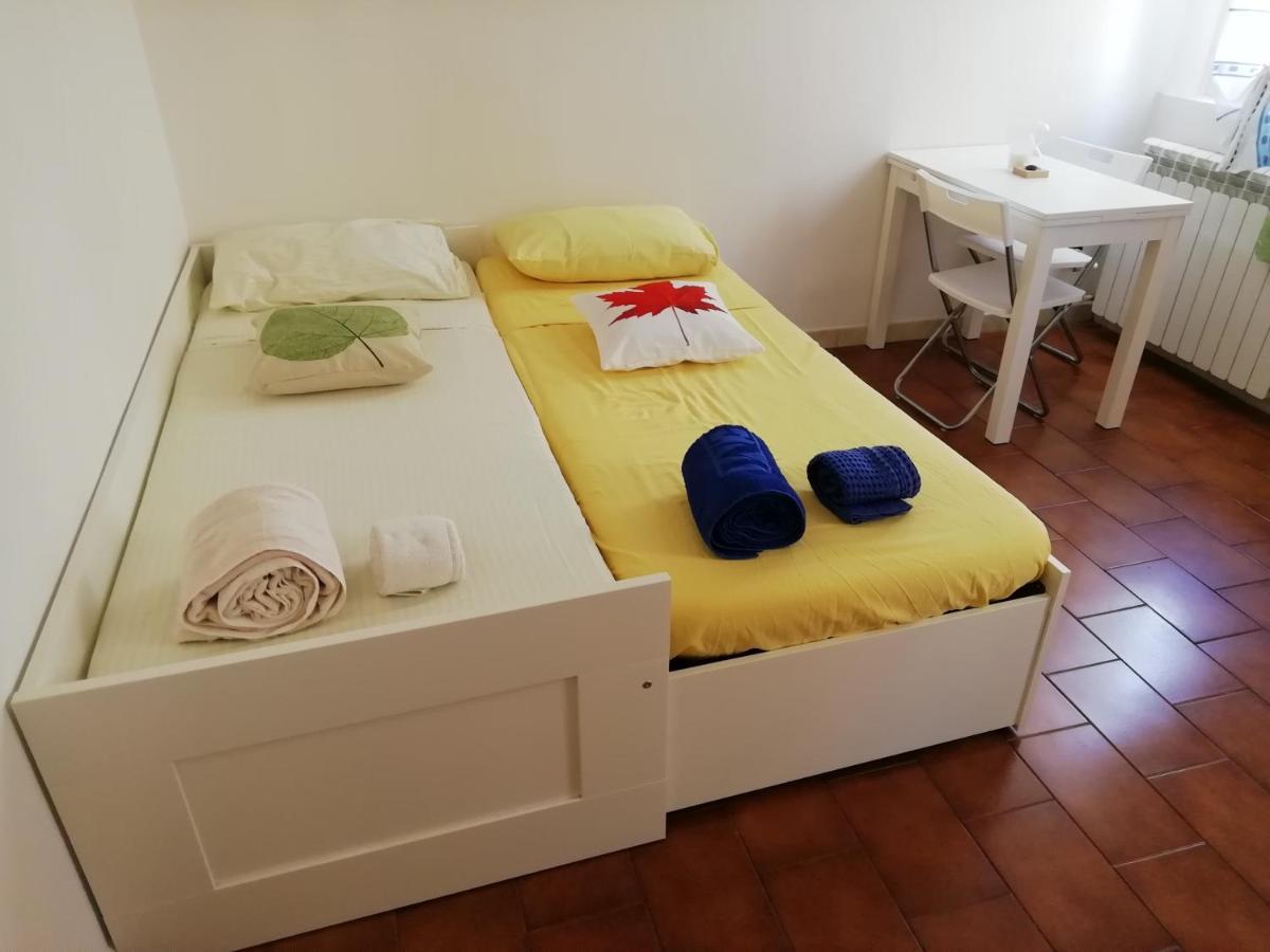 Over The Rainbow - Cozy Studio In The Centre Of Ferrara Apartment Bagian luar foto