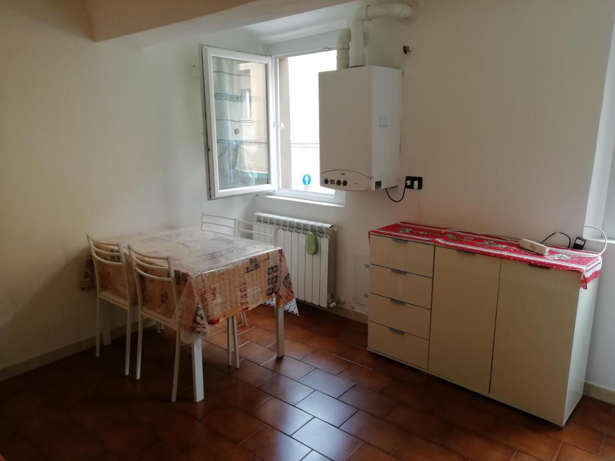 Over The Rainbow - Cozy Studio In The Centre Of Ferrara Apartment Bagian luar foto